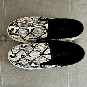 Women’s slip on shoes